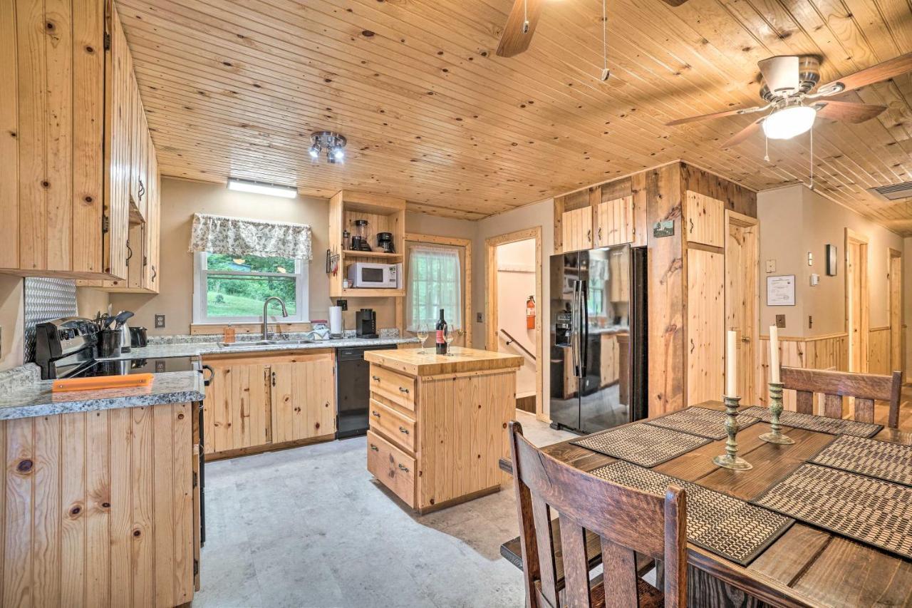 Trinity Oaks Escape With Hot Tub And Fire Pit Villa Clayton Exterior photo