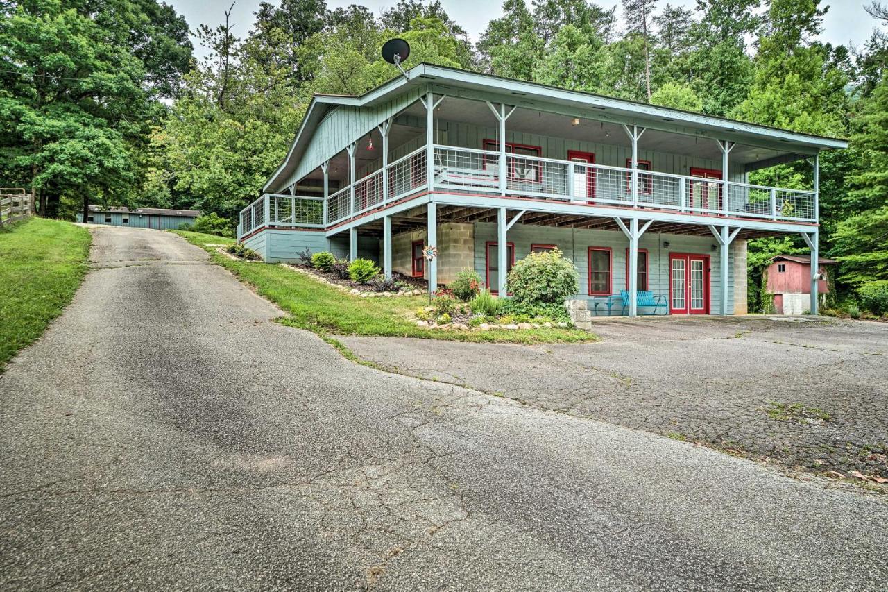 Trinity Oaks Escape With Hot Tub And Fire Pit Villa Clayton Exterior photo